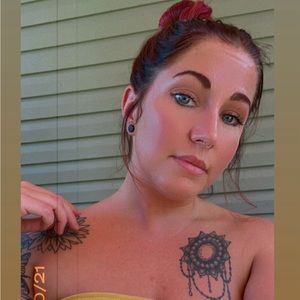 Meet your Posher, Johni